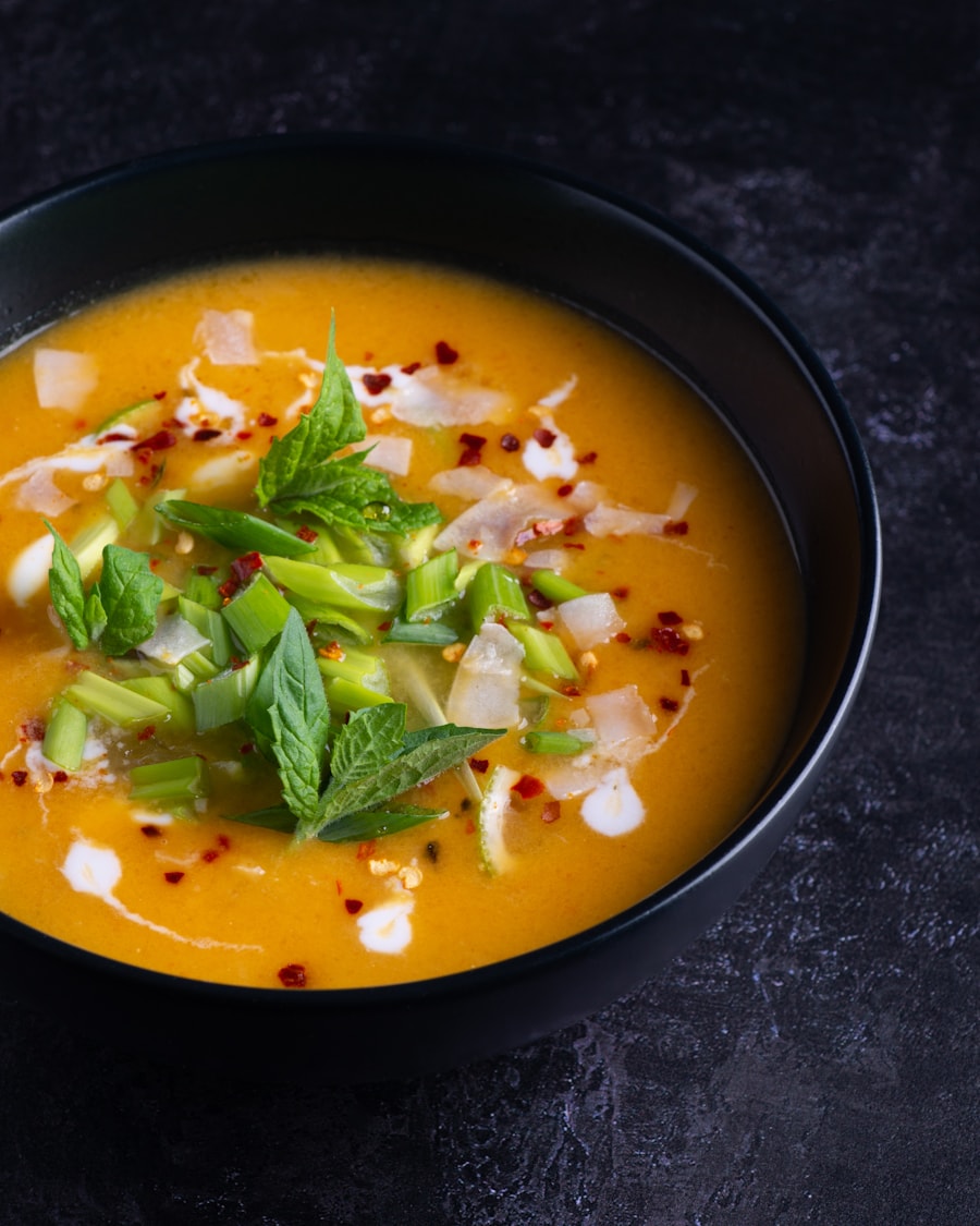 Turk cayi ve tatli tabagi